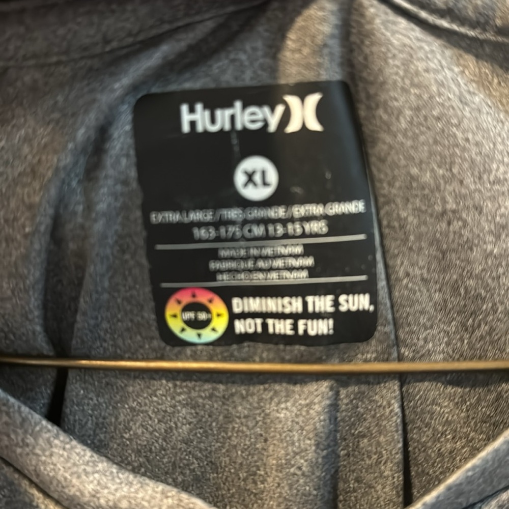Hurley tee - Picture 3 of 3